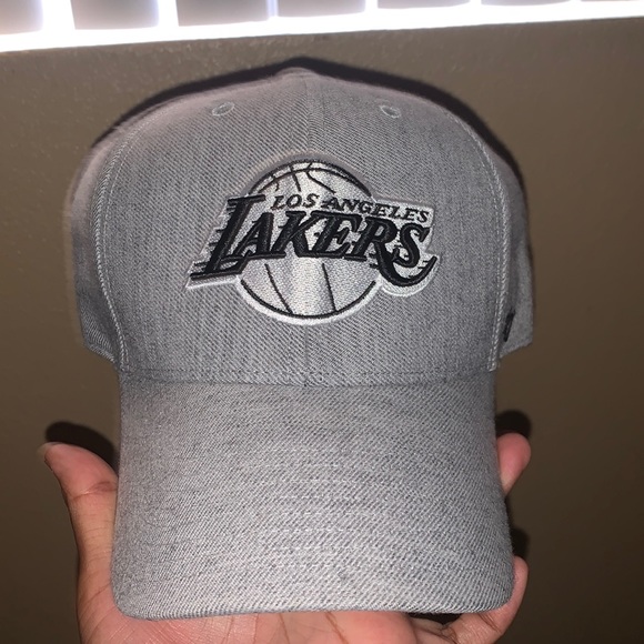 Los Angeles SnapBack Lakers - Picture 1 of 4